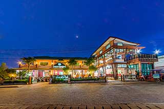บ้านต้นไผ่ เกาะล้าน ที่พักสีสันสดใสในวันพักผ่อน