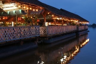 ร้านอาหาร พิณทองเรือนแพ