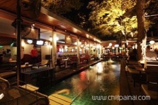 วอร์ม อัพ คาเฟ่