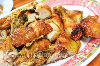 ร้านอาหารไก่ย่างสองสาว