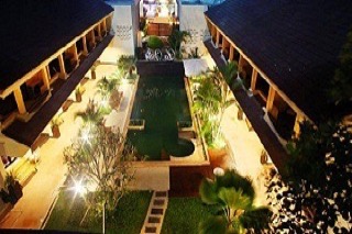 โรงแรมลาวิลล่า โรงแรมลาวิลล่า
