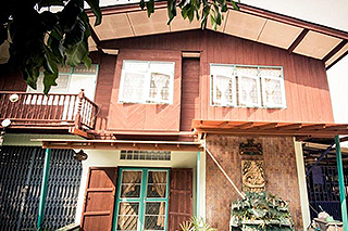 บ้านม่วนใจ๋