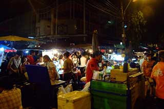 ตลาดไฟฉาย (คลองถมตอนกลางคืน)