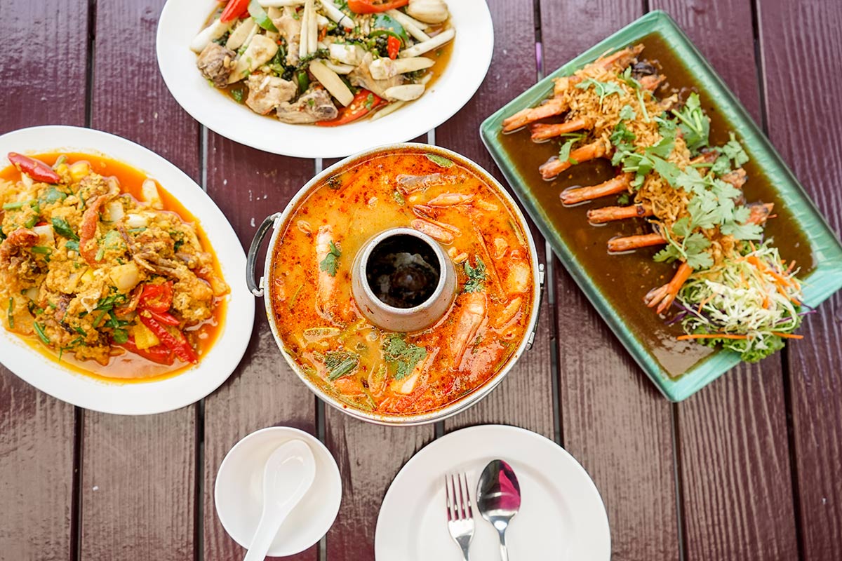 รวมร้านอาหารทะเลจันทบุรี ชี้เป้าร้านซีฟู้ดสดอร่อย อัปเดตใหม่ล่าสุดปี 2566 