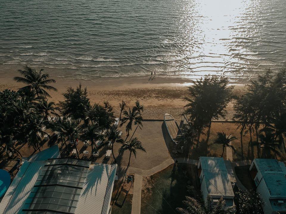 Chaolao Tosang Beach Hotel - ที่พักจันทบุรีมีสระว่ายน้ำริมทะเล