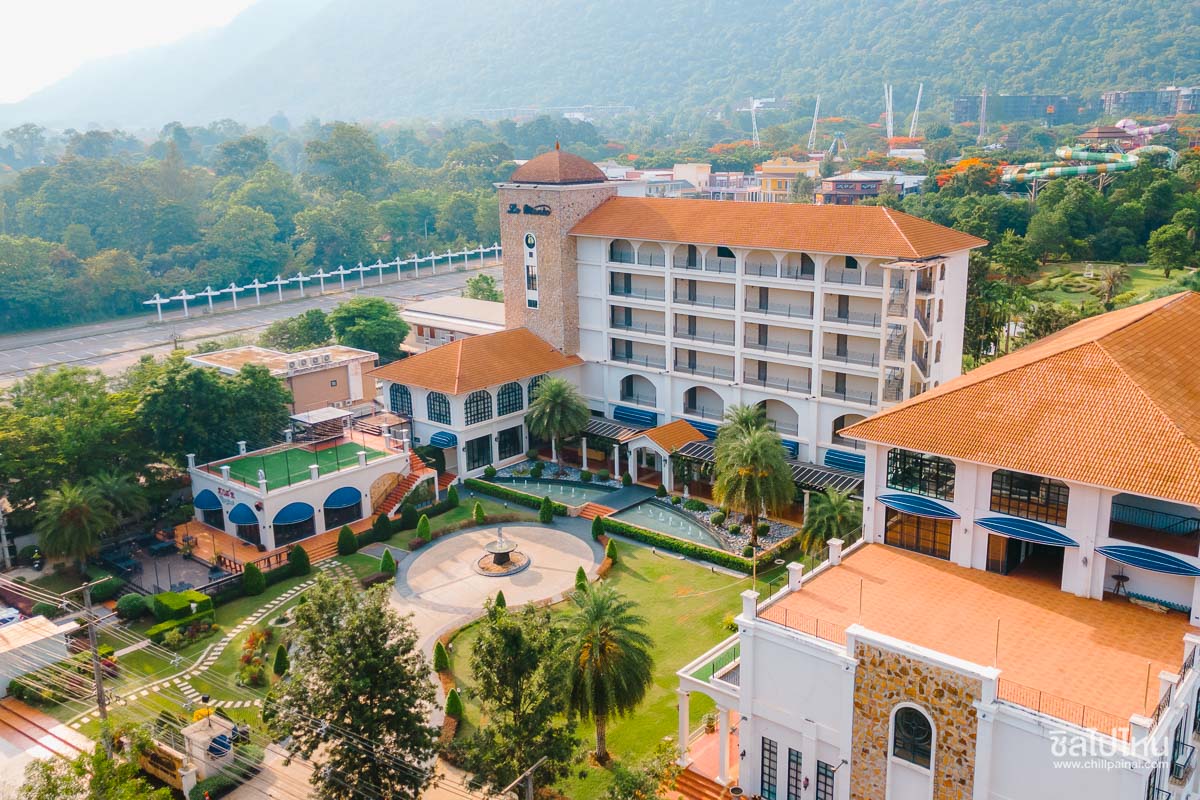 Le Monte Hotel Khaoyai (โรงแรมเลอ มอนเต เขาใหญ่) ที่พักวิวภูเขา เดินทางง่าย ใกล้สวนสนุกซีนิคอลเวิลด์