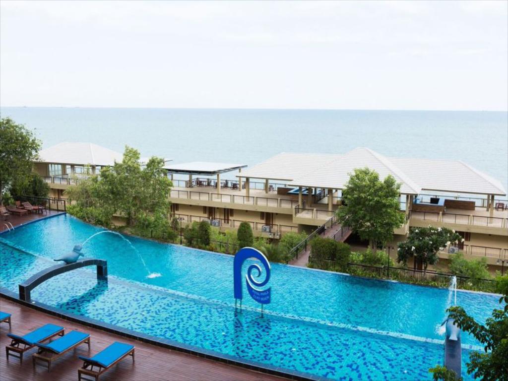 Royal Phala Cliff Beach Resort and Spa - ที่พักพร้อมสระว่ายน้ำริมทะเลระยอง