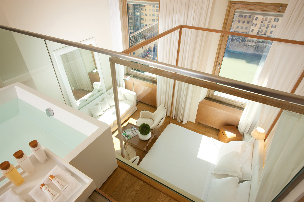 lungarno-collection_continentale_penthouse-consorti-arno-view_bedroom-photogallery.jpg
