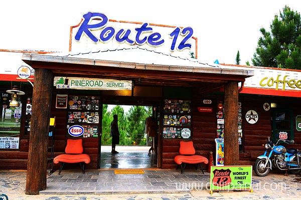 ร้านกาแฟ Route 12