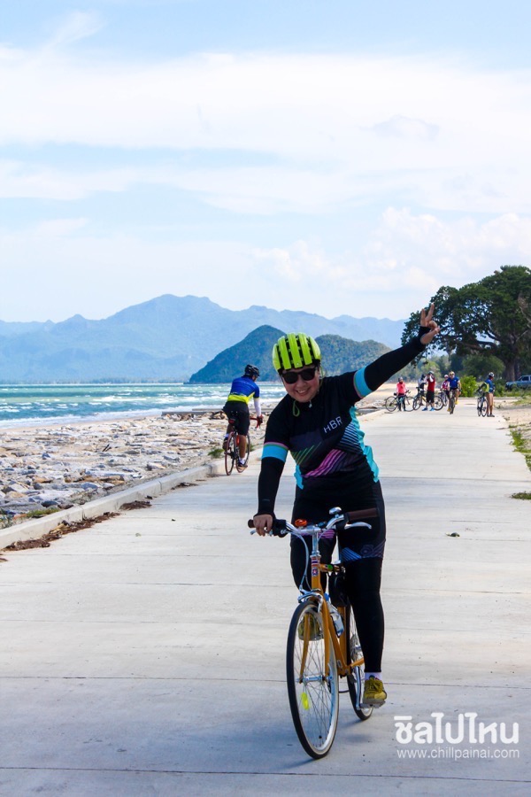 ทริปปั่นจักรยานเลียบหาดชิลๆ ริมทะเลปราณบุรี 3 วัน 2 คืนกับ Octo Cycling