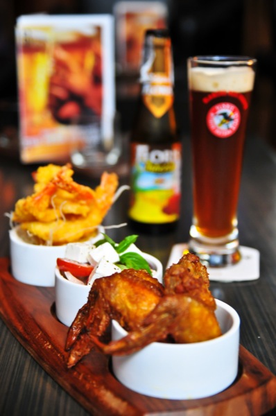 BeerVault ถอดสูท ปลดไทค์แล้วไปสนุกกับคลังเบียร์สุดฮิป BeerVault ถอดสูท ปลดไทค์แล้วไปสนุกกับคลังเบียร์สุดฮิป
