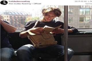 รวมหนุ่มหล่ออ่านหนังสือบนรถไฟ จาก IG @hotdudesreading