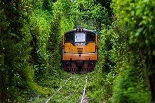10 เส้นทางรถไฟสวยในเมืองไทย