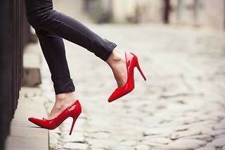 5 เหตุผลที่คุณสาวๆไม่ควรสวมรองเท้าส้นสูงอีกต่อไป