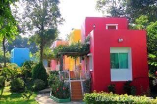 ภูเอื้อมรีสอร์ท (Phuauem Resort) สีสันสดใสในวันพักผ่อน
