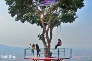 แนะนำที่เที่ยวสุดชิลใจกลางทิวเขา : บ้านสวนชมวิวภูรักไทย อ.เนินมะปราง