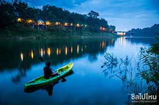 รีวิวบ้านเพียงพอ สังขละบุรี ที่พักริมน้ำซองกาเลียท่ามกลางธรรมชาติที่สวยงาม