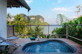 พาราไดซ์เกาะยาว รีสอร์ท ที่พักในฝัน สวรรค์แห่งการพักผ่อนบนเกาะยาวน้อย