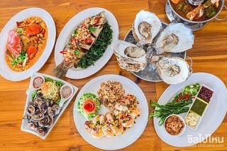 ' ชมวิวซีฟู้ด ' ร้านอาหารทะเลสดๆ ยกมาจากทะเล ที่อยู่ติดหาด บรรยากาศดีอย่าบอกใคร!