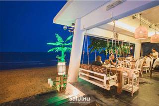 ร้านอร่อย บรรยากาศดี วิวดี ติดริมทะเลต้องนี่เลย 'View Mare Beach Front Bar And Restaurant'