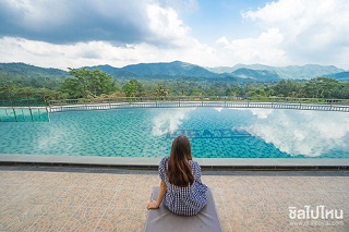 วิวปังกว่านี้ไม่มีอีกแล้ว! The Location รีสอร์ทสวนผึ้งวิวหลักล้าน ที่น่าไปนอนชมหมอก มองดูเขา