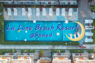 ลาลูน บีช รีสอร์ท (La Lune Beach Resort) ที่พักเกาะเสม็ดใจกลางอ่าววงเดือน ชวนเพื่อนยกแก๊งค์มามันส์กระจาย